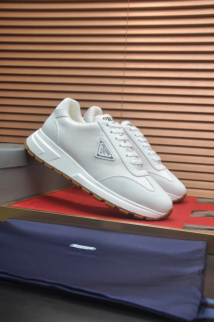 Men's shoes 💰580💶 [PRADA] Top original items, new seasonal styles, high-quality original items, top-grade high-mercerized cowhide combined with original breathable fabric + imported glue, imported stretch fabric inside with original cowhide feet, original thick outsole! Quality guaranteed! Code 38-45 (45 customized)